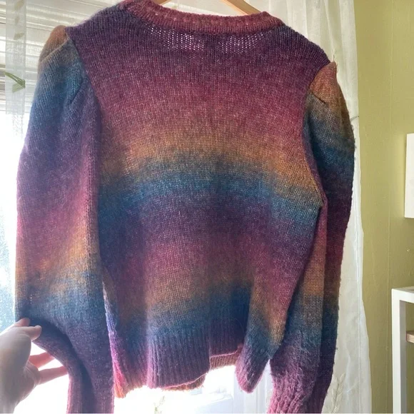 Design History | Rainbow Puff-sleeved Sweater - Picture 5 of 5